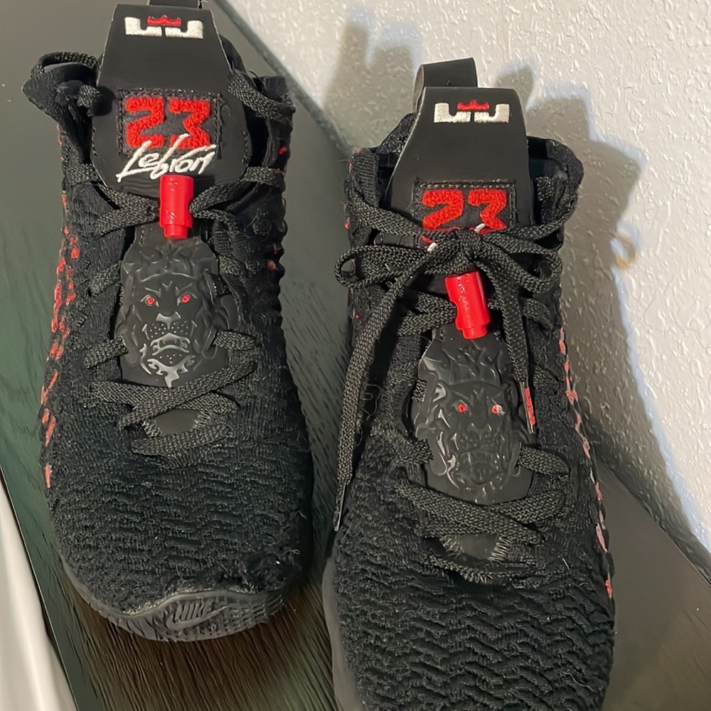 Nike Lebron 17 Infrared